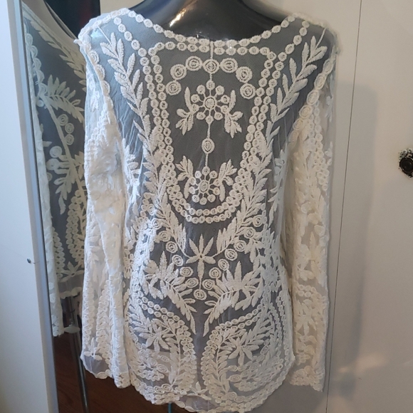 Tops - NEW Artisan long sleeved top sz M